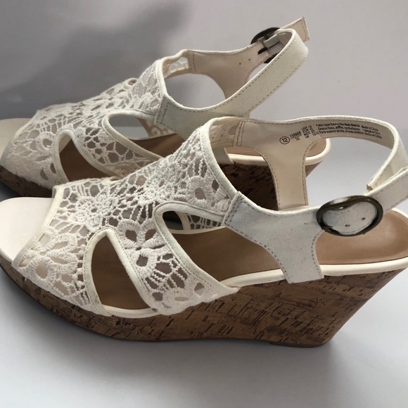 American Eagle Outfitters | Shoes | American Eagle 2 Off White Lace Cork  Wedge Shoes | Poshmark